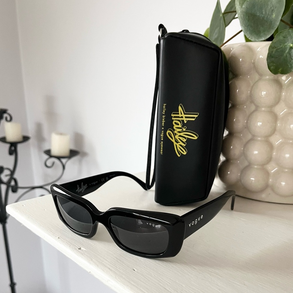 VOGUE EYEWEAR X Hailey Bieber Edition Black Sunglasses